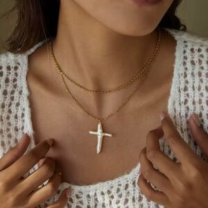 Elegant Natural Freshwater Cross Shaped Pendant Dainty Layered Necklace in Gold